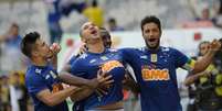Nilton comemora gol pelo Cruzeiro, em 2014  Foto: Washington Alves/Getty Images