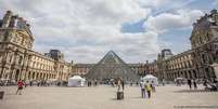 O Louvre é o museu mais visitado do mundo, tendo recebido quase 9 milhões de visitantes em 2024  Foto: DW / Deutsche Welle