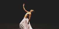 Thiago Menezes &eacute; atualmente o &uacute;nico dan&ccedil;arino brasileiro e latino-americano na temporada do cl&aacute;ssico Aida, na &Oacute;pera de Paris. Imagem ilustrativa do carioca no solo autoral 'Je suis ici'.  Foto: &copy; Arquivo pessoal / RFI