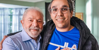 Empres&aacute;rio Francisco K&eacute;rtesz, s&oacute;cio do ministro da Comunica&ccedil;&atilde;o Sid&ocirc;nio Palmeira, tira foto com presidente Lula durante a campanha eleitoral de 2022  Foto: Reprodu&ccedil;&atilde;o/Redes sociais