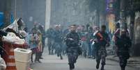Opera&ccedil;&atilde;o da Pol&iacute;cia Militar em janeiro de 2025 no Complexo do Alem&atilde;o. Um dos policiais invadiu resid&ecirc;ncia ilegalmente.   Foto: Fernando Fraz&atilde;o/AB