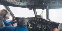 Avião tem turbulência extrema ao atravessar furacão Melissa  Foto: Reprodução/liamsweather/Instagram 