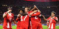 Time do Bayern de Munique comemorando um gol   Foto: Esporte News Mundo
