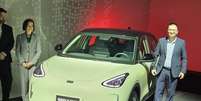 Novo Geely EX2, Milena Martins, diretora de marketing e Alex Chen, diretor comercial da Geely Brasil  Foto: Sergio Quintanilha/Guia do Carro