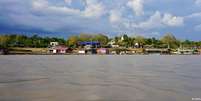 Puerto Nariño fica às margens do rio Amazonas, a 80 quilômetros da fronteira com o Brasil Foto: DW / Deutsche Welle