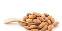Conheça os benefícios das amêndoas   Foto: Freepik