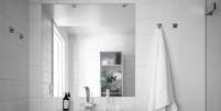 De acordo com o feng shui, um banheiro inteiramente branco não é auspicioso: drenagem das energias Foto: FreePik / Revista Malu