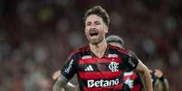 Léo Pereira (Flamengo) celebrando seu gol contra o Santos, no dia 09.11.2025 Foto: Associated Press / Alamy