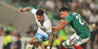 Mexicanos e uruguaios fizeram amistoso preparatório para a Copa do Mundo de 2026 –  Foto: Manuel Guadarrama/Getty Images / Jogada10