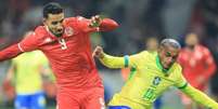  Foto: Divulgação / FTF - Legenda: Wesley sofreu na marcação de Abdi em empate do Brasil com a Tunísia / Jogada10