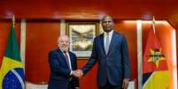 Presidente da República, Luiz Inácio Lula da Silva, durante reunião restrita com o Presidente da República de Moçambique, Daniel Francisco Chapo. Palácio Presidencial, Sala das Conversações – Maputo (Moçambique)  Foto: Ricardo Stuckert / PR 