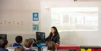 Aula da disciplina Letramento Digital no Col&eacute;gio Porto Seguro, em S&atilde;o Paulo.  Foto: Divulga&ccedil;&atilde;o/Col&eacute;gio Porto Seguro / Estad&atilde;o