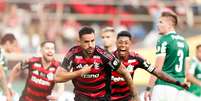Danilo festeja o gol que lhe garantiu o título e um feito único na história do futebol –  Foto: Gilvan de Souza / Flamengo / Jogada10