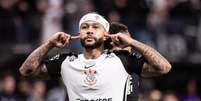 Memphis Depay (Corinthians) celebrando seu gol contra o São Paulo, no dia 20.11.2025 Foto: Px Images / Alamy