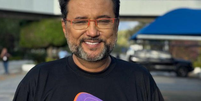 Geraldo Luis usando camisa do Teleton, nos estúdios do SBT  Foto: Reprodução | Instagram