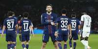 Kvaratskhelia é celebrado após abrir o placar para o  PSG. Ge´porgio foi o melhor em campo.  Foto: Divulgação/PSG / Jogada10