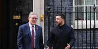 O primeiro-ministro Keir Starmer, do Reino Unido, à esquerda, e o presidente ucraniano Volodymyr Zelensky. Em Londres, em 24 de outubro de 2025.  Foto: © Kirsty Wigglesworth / АР / RFI