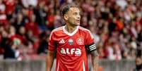 Alan Patrick (Internacional) durante jogo contra o Santos, no dia 24.11.2025 Foto: Associated Press / Alamy
