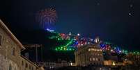 Maior árvore de Natal do mundo ilumina Monte Ingino, em Gubbio Foto: ANSA / Ansa - Brasil