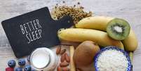 A alimenta&ccedil;&atilde;o &eacute; uma grande aliada para melhorar a qualidade do sono Foto: Danijela Maksimovic | Shutterstock / Portal EdiCase