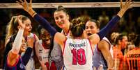 Jogadoras do Scandicci comemorando ponto sobre o Osasco Foto: ( Volleyball World) / Sportbuzz