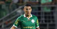 Naves tem contrato com o Palmeiras até o fim de 2028 –  Foto: Cesar Greco/Palmeiras / Jogada10