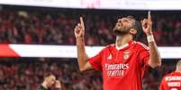 Foto: Divulga&ccedil;&atilde;o/SL Benfica - Legenda: Pavlidis marcou tr&ecirc;s gols para o Benfica diante do Moreirense / Jogada10
