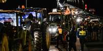 Manifesta&ccedil;&atilde;o de agricultores franceses contra o acordo UE-Mercosul, em 26 de novembro de 2025.  Foto: &copy; AFP - LOU BENOIST / RFI