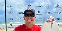 Israel Junior venceu Weslley Dantas, l&iacute;der do ranking sul-americano do Qualifying Series da WSL, para assegurar vaga na semi da etapa da Praia do Futuro  Foto: Gabriel Gatto/Terra