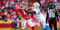Chiefs perdem para os Chargers e ficam de fora dos playoffsd a NFL Foto: ( Getty Images) / Sportbuzz