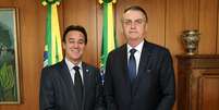 Foto do encontro entre Adilson Barroso, e o ent&atilde;o presidente Jair Bolsonaro (PL) em 26/04/2019. Na &eacute;poca, Adilson era presidente nacional do Partido Patriota  Foto: Arquivo/Marcos Corr&ecirc;a/PR