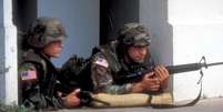 Soldados americanos durante invas&atilde;o do Panam&aacute;, em 1989  Foto: Getty Images / BBC News Brasil