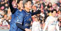 Kazuyoshi Miura, mais conhecido como Kazu, &eacute; o jogador de futebol em atividade mais velho do mundo   Foto: Getty Images