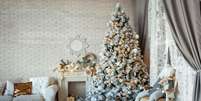O Natal e o Ano-Novo s&atilde;o &eacute;pocas perfeitas para decorar a casa e deixar os ambientes mais acolhedores Foto: Alexander Tolstykh | Shutterstock / Portal EdiCase