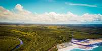 Vista a&eacute;rea da Barra do Cahy, no sul da Bahia Foto: Divulga&ccedil;&atilde;o / Viagem em Pauta