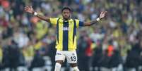 Fred foi contratado com pompa pelo Fenerbah&ccedil;e - Divulga&ccedil;&atilde;o/Fenerbah&ccedil;e SK Foto: Jogada10