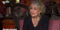 Brigitte Bardot na &uacute;ltima entrevista a um canal de TV, em maio de 2025, em sua casa em Saint-Tropez, na Riviera Francesa  Foto: Reprodu&ccedil;&atilde;o/TV