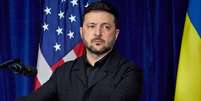 O presidente ucraniano Volodymyr Zelensky em entrevista coletiva com o presidente americano Donald Trump em Palm Beach, Fl&oacute;rida, EUA, 28 de dezembro de 2025  Foto: EPA / BBC News Brasil