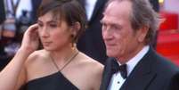 Victoria Jones e Tommy Lee Jones  Foto: Reprodu&ccedil;&atilde;o / YouTube / Festival de Cannes / Contigo
