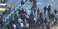Manifestação nas ruas de Teerã em 29 de dezembro de 2025. Os protestos continuam no Irã há sete dias.  Foto: AFP - HANDOUT / RFI