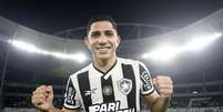 Savarino.   Foto: Vitor Silva/Botafogo / Esporte News Mundo