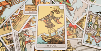 Estética das cartas é um dos elementos que fez o Tarot bombar nas redes sociais  Foto: Shutterstock / todateen