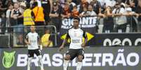 Félix Torres em ação pelo Corinthians Foto: ANDERSON ROMÃO/AGIF/ESTADÃO CONTEÚDO