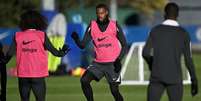 Foto: Divulga&ccedil;&atilde;o - Legenda: Jogadores do Chelsea durante treinamento da equipe / Jogada10