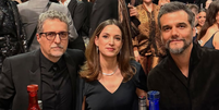 Kleber Mendon&ccedil;a Filho, Emilie Lesclaux e Wagner Moura no Critics Choice Awards Foto: Reprodu&ccedil;&atilde;o/Instagram