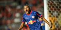 Jhon Jhon marca no fim e Red Bull Bragantino vence o Noroeste na estreia do Paulist&atilde;o. Foto: Ari Ferreira/Red Bull Bragantino / Esporte News Mundo