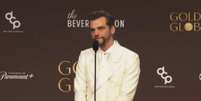 Wagner Moura concedendo entrevista coletiva após vitória no Globo de Ouro  Foto: Reprodução | HBO