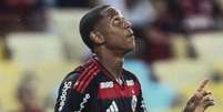 Walace Yan comemora o seu gol mais marcante pelo Flamengo: contra o Chelsea, no Mundial de Clubes.  Foto: Gilvan de Souza/Flamengo / Jogada10