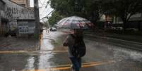 Fim de semana deve ser marcado por tempo abafado e chuva moderada a intensa.  Foto: Tiago Queiroz/Estad&atilde;o - 14/01/2026 / Estad&atilde;o