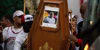 Caix&atilde;o com a foto de Julio Casares em protesto da torcida do S&atilde;o Paulo  Foto:  RODILEI MORAIS/FOTOARENA/FOTOARENA/ESTAD&Atilde;O CONTE&Uacute;DO